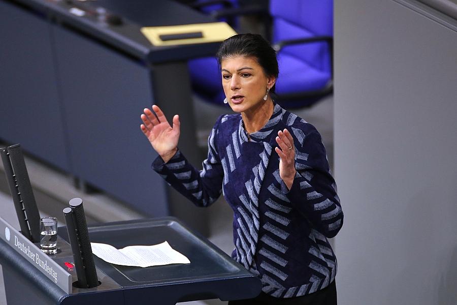 Wagenknecht kritisiert Pläne für höhere Sozialbeiträge als unzureichend und fordert Bürgerversicherung