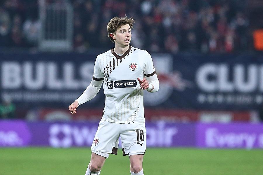 FC St. Pauli verleiht Scott Banks an FC Blackpool – Spielpraxis in dritter Liga