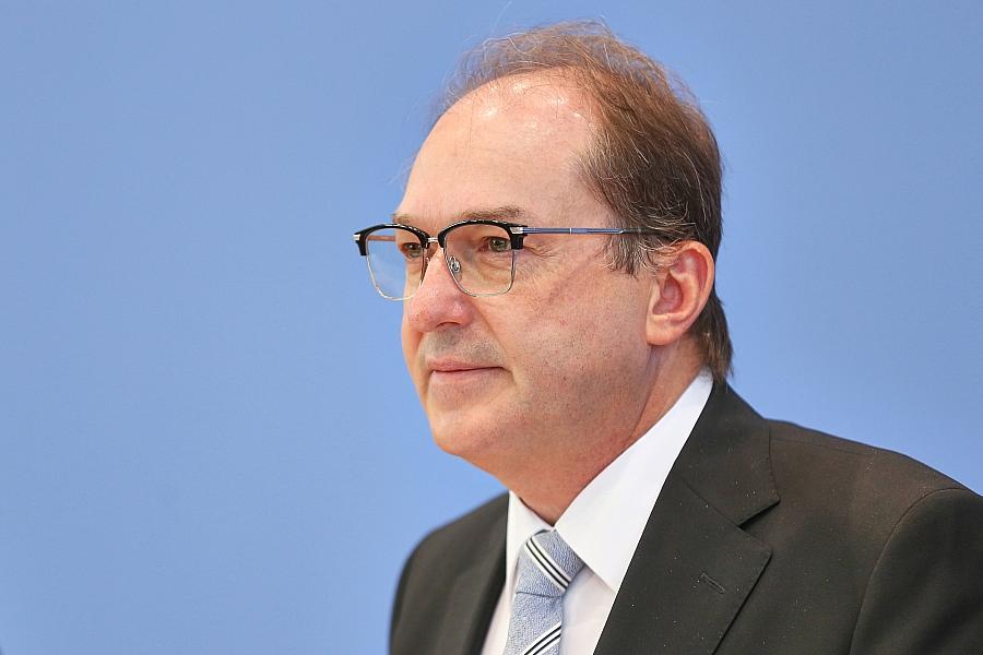 Dobrindt zu Visa-Entscheidung für Afghanen: Einzelfallprüfung entscheidet über Aufnahme