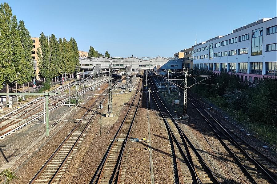 Mann bei Bahnunfall am Potsdamer Hauptbahnhof ums Leben gekommen