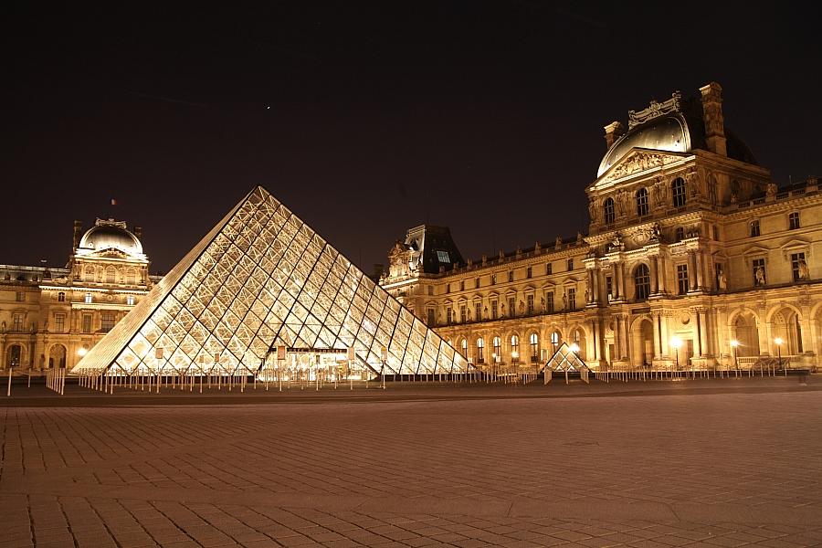 Raubüberfall im Louvre Paris: Schmuck Napoleons gestohlen