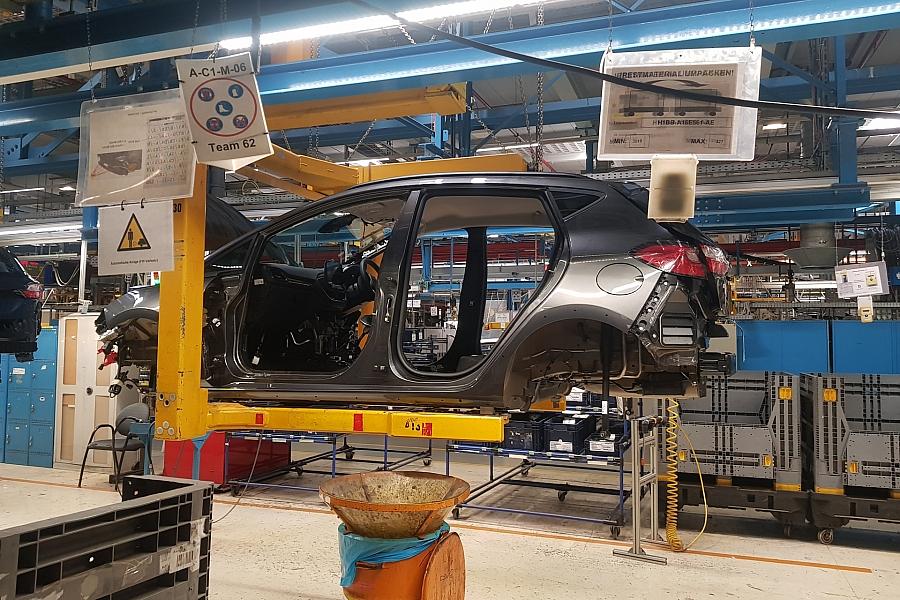Industrieproduktion bricht im August 2025 um 4,3 Prozent ein – Automobilindustrie mit massivem Rückgang