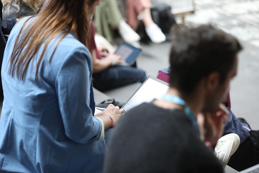 KI am Arbeitsmarkt: Studie zeigt geringe Auswirkungen auf Beschäftigung