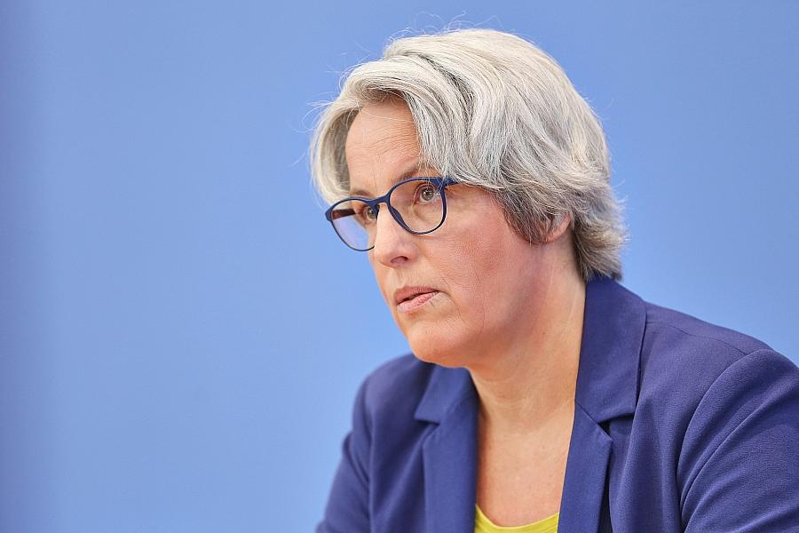 Missbrauchsbeauftragte kritisiert Prien für fehlende Mittel im Bundeshaushalt