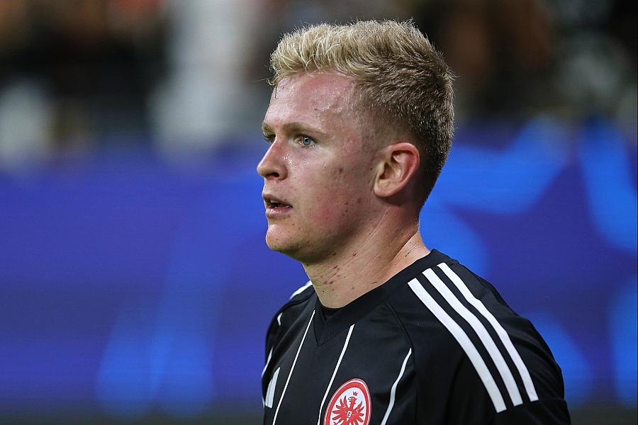 1. Bundesliga Freiburg rettet Punkt gegen Frankfurt in packendem Duell