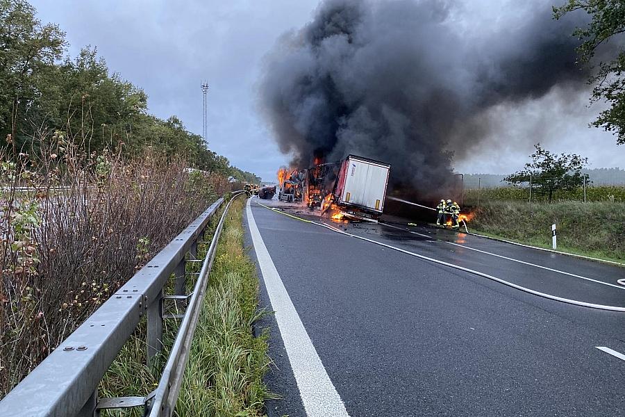 Einsatz der Feuerwehr bei Autobahnunfall am Dreieck Spreewald