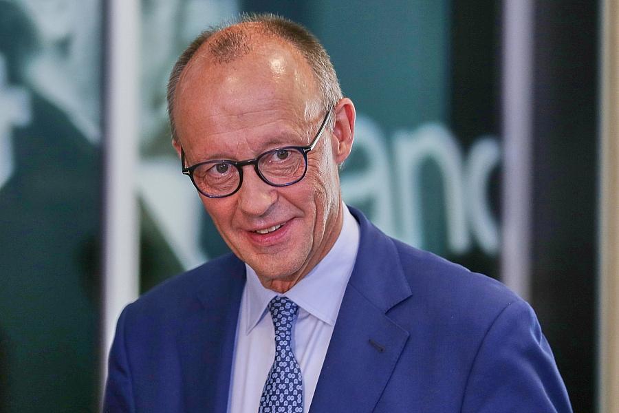 Friedrich Merz betont Bedeutung der Sozialpartnerschaft für Deutschlands Wirtschaftserfolg