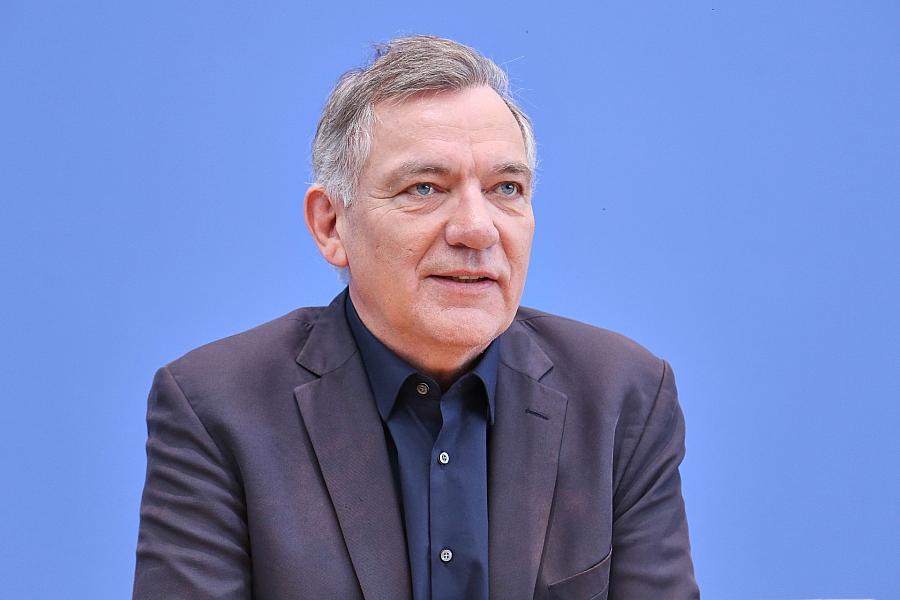 Linke fordert Entschuldigung von Merz nach Brasilien-Aussage