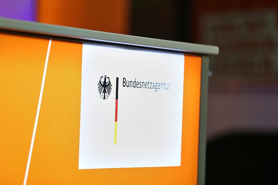 Bundesnetzagentur mahnt Tempo bei KI-Regulierung an – EU-Digitalgipfel in Berlin