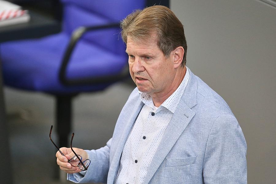 Ralf Stegner fordert Aufklärung von Weimer