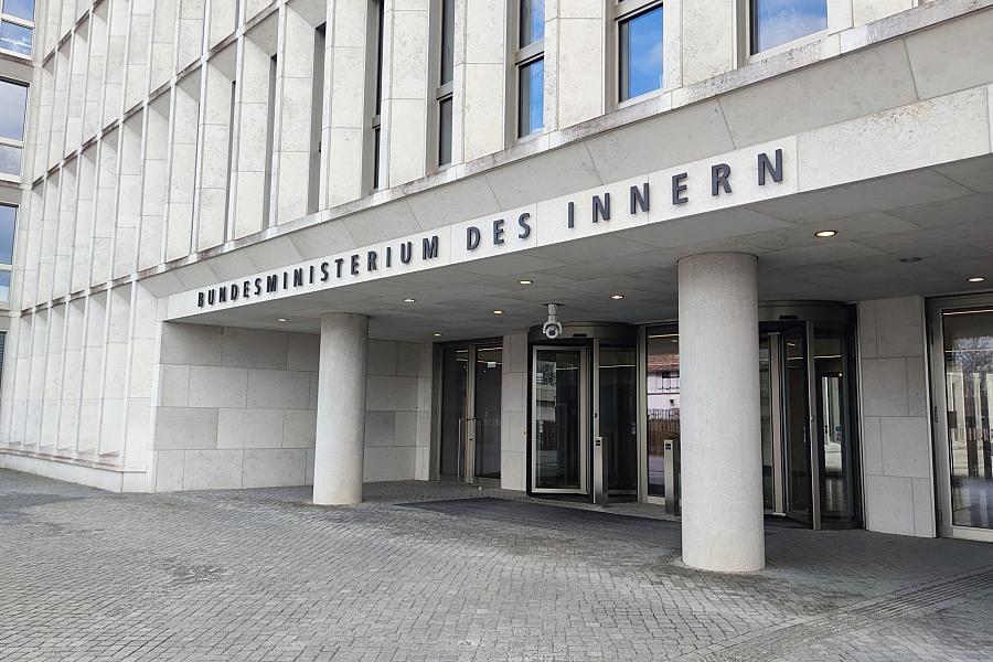 Bundesinnenministerium drängt auf schnelles Kritis-Dachgesetz