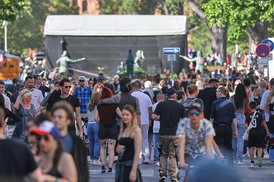 Menschen auf der Straße (Archiv)