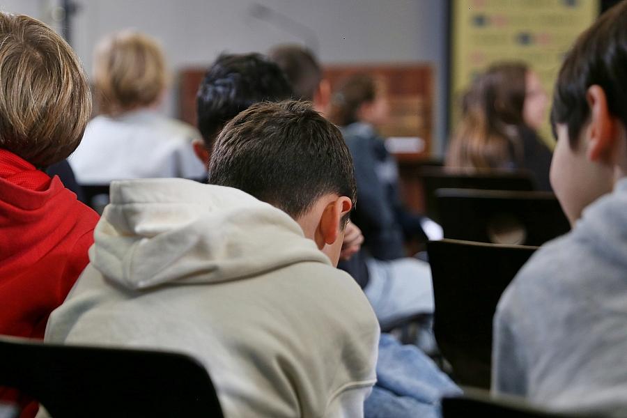 Kinder in einer Schule (Archiv)