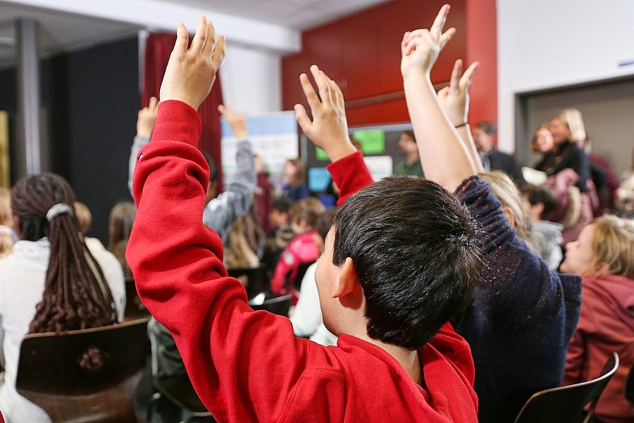 Kinder in einer Schule (Archiv)