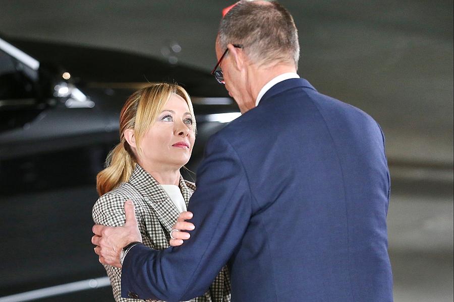 Giorgia Meloni und Friedrich Merz (Archiv)