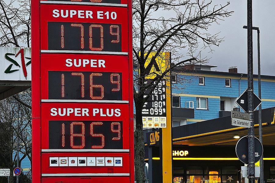 ADAC: Dieselpreis steigt deutlich, Benzinpreis klettert auf Jahreshöchststand