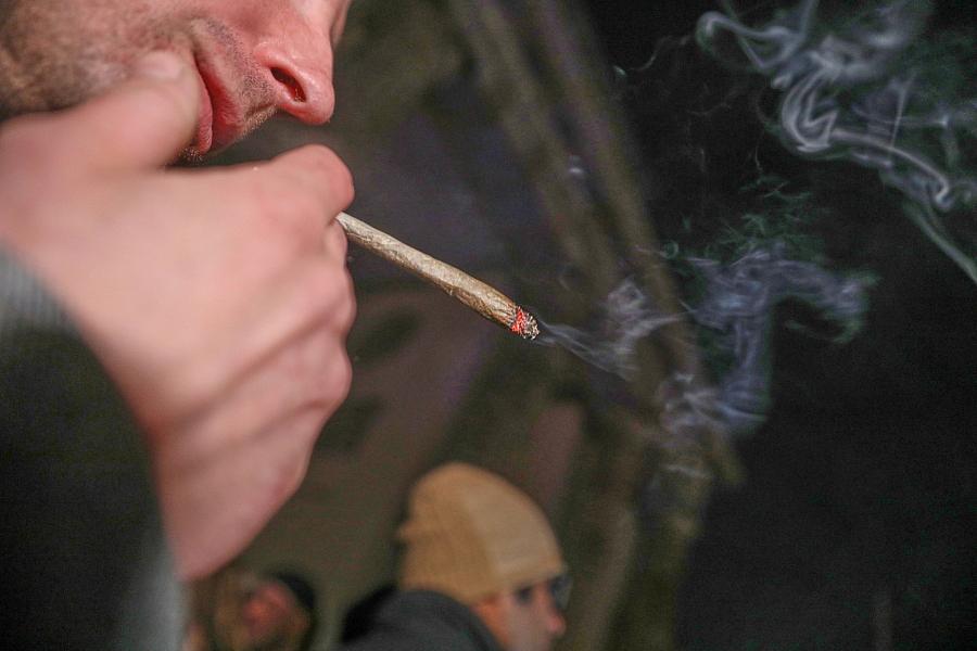 "Smoke-in" vor dem Brandenburger Tor (Archiv)