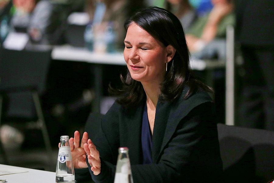 Baerbock lehnt Boykott der WM 2026 ab und fordert politische Verantwortung