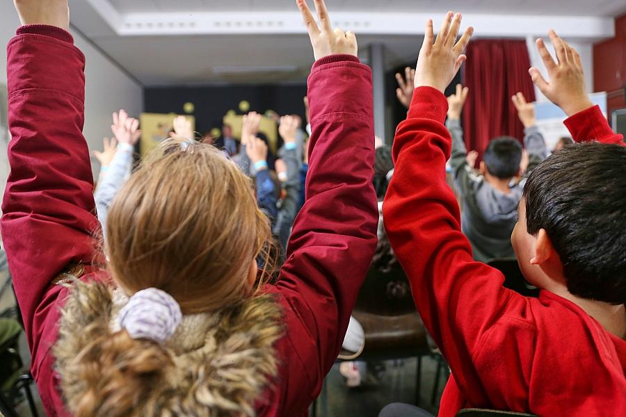 Kinder in einer Schule (Archiv)