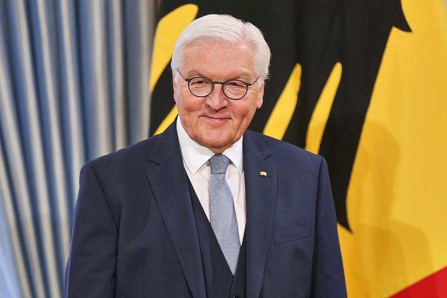 Steinmeier fordert Brandmauern gegen Extremisten und Social-Media-Verbot für Kinder