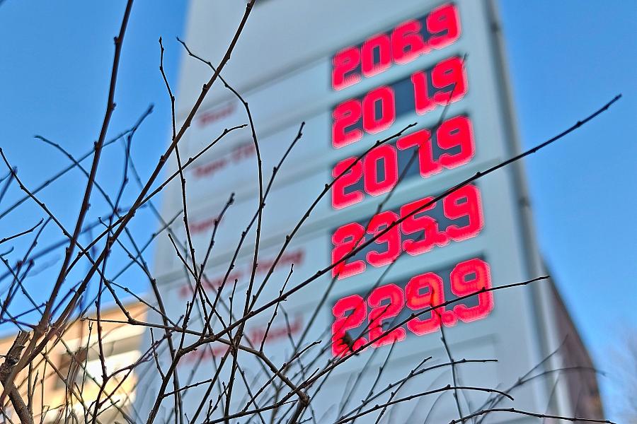 Spritpreisexplosion: Bundesländer fordern von Wirtschaftsministerin Reiche schärferes Vorgehen gegen Krisengewinne