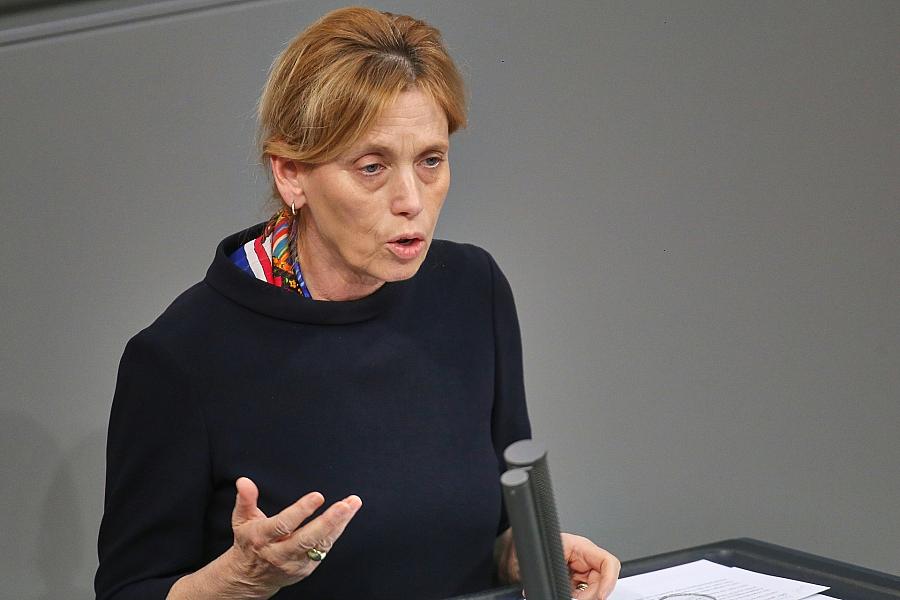 Prien zeigt Verständnis für Frauenstreik und fordert mehr Parität in der Politik