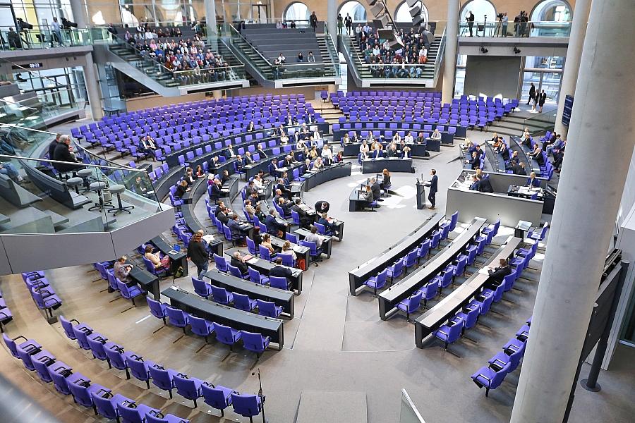 Bundestag beschließt Änderungen an der Krankenhausreform – Umsetzung verschoben und Finanzierung angepasst