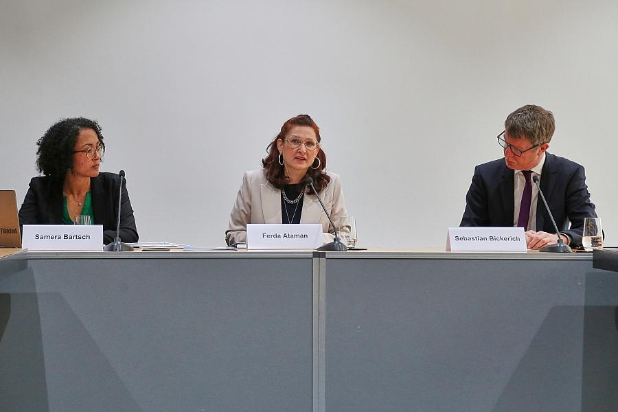 Studie: Über neun Millionen Erwachsene in Deutschland von Diskriminierung betroffen