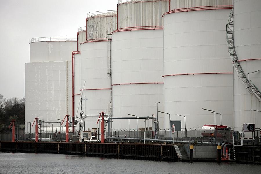 Kritik an US-Lockerung von Russland-Öl-Sanktionen: Politiker warnen vor Finanzierung des Ukraine-Kriegs