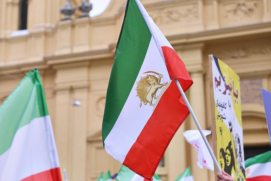 Forsa-Umfrage: Mehrheit der Deutschen lehnt US-Israel Angriffe im Iran ab