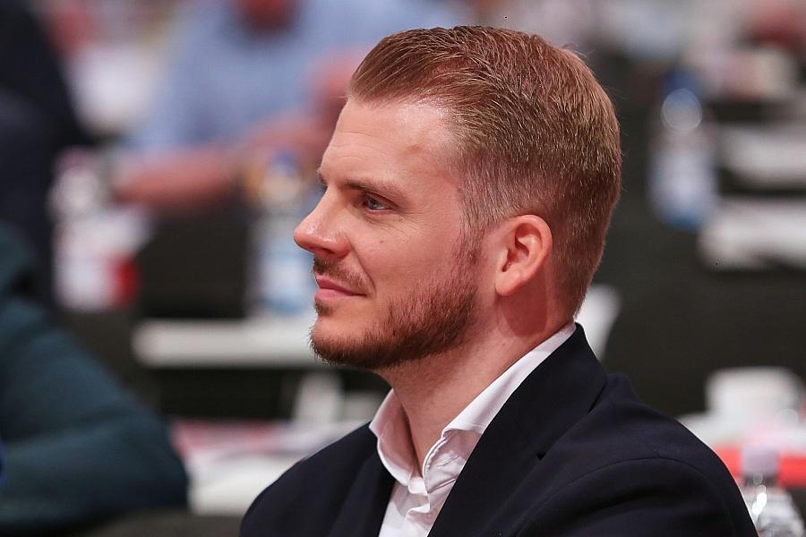 SPD-Generalsekretär Klüssendorf kritisiert US-Israel-Militärschlag als völkerrechtswidrig