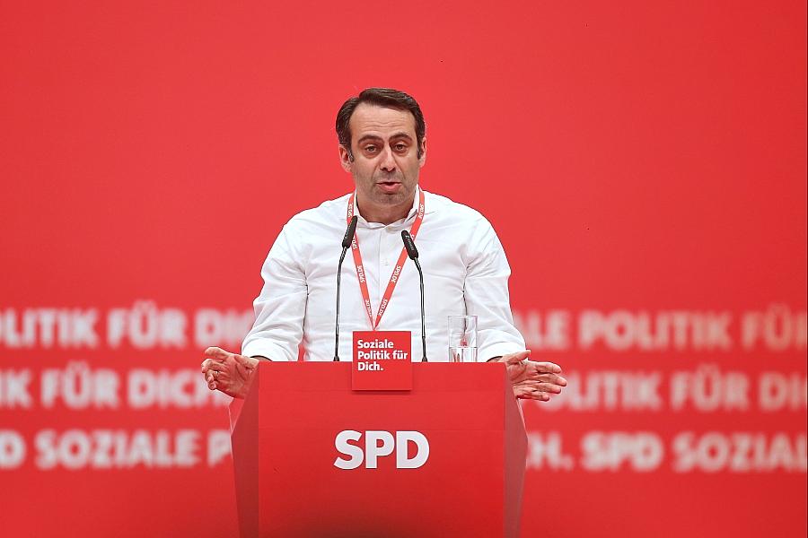 SPD-Vorstand Aziz Bozkurt tritt nach Kritik an Lethargie und Migrationspolitik zurück