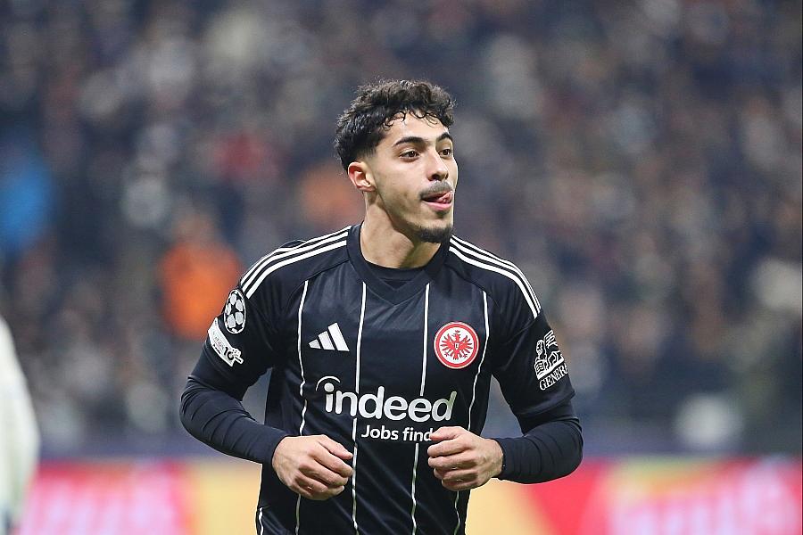 Eintracht Frankfurt besiegt SC Freiburg 2:0 und zieht in der Tabelle vorbei