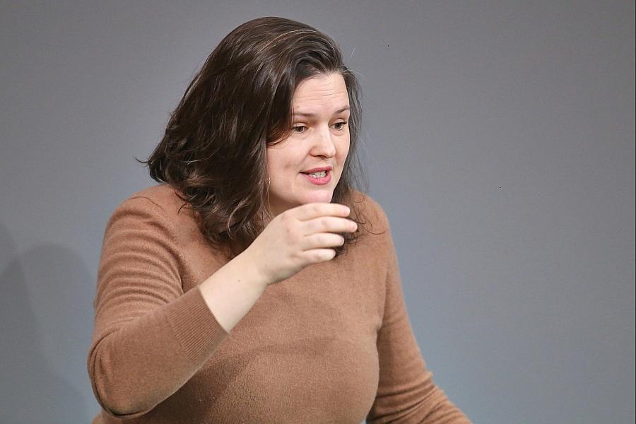 Grünen-Wehrexpertin Nanni macht Merz für Trumps Truppen-Drohung verantwortlich und fordert Strategie