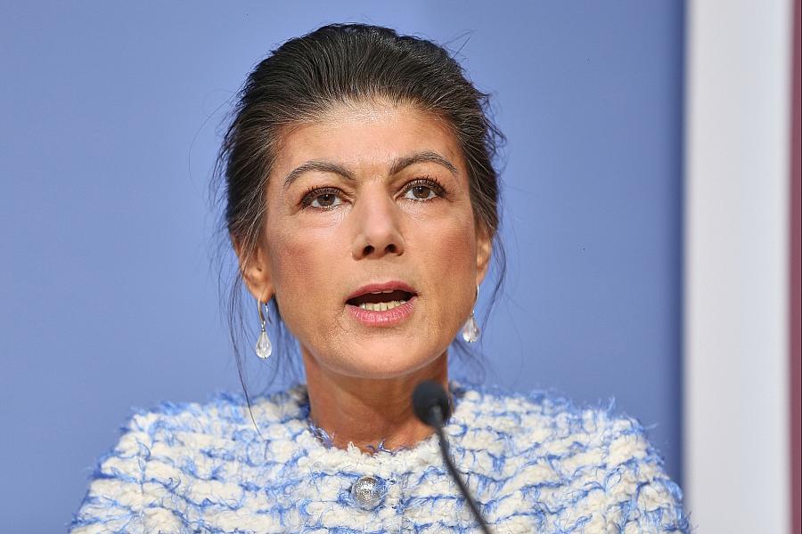 Sahra Wagenknecht wirft Merz „schamlose Schuldenmacherei“ und „Lügenkanzler“-Politik vor