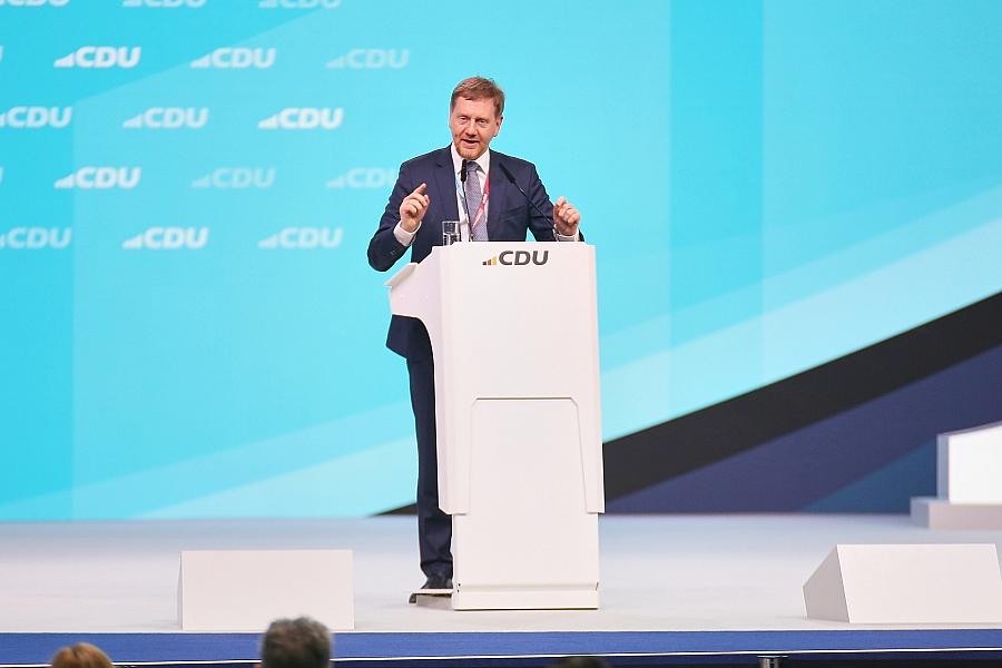 Kretschmer warnt vor AfD-Regierung in Sachsen-Anhalt und lobt Schwesig