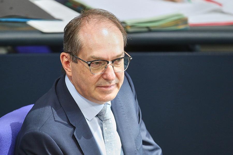 Dobrindt fordert Reformbereitschaft von der Koalition und mahnt zur Geschwindigkeit bei Gesundheitsreform