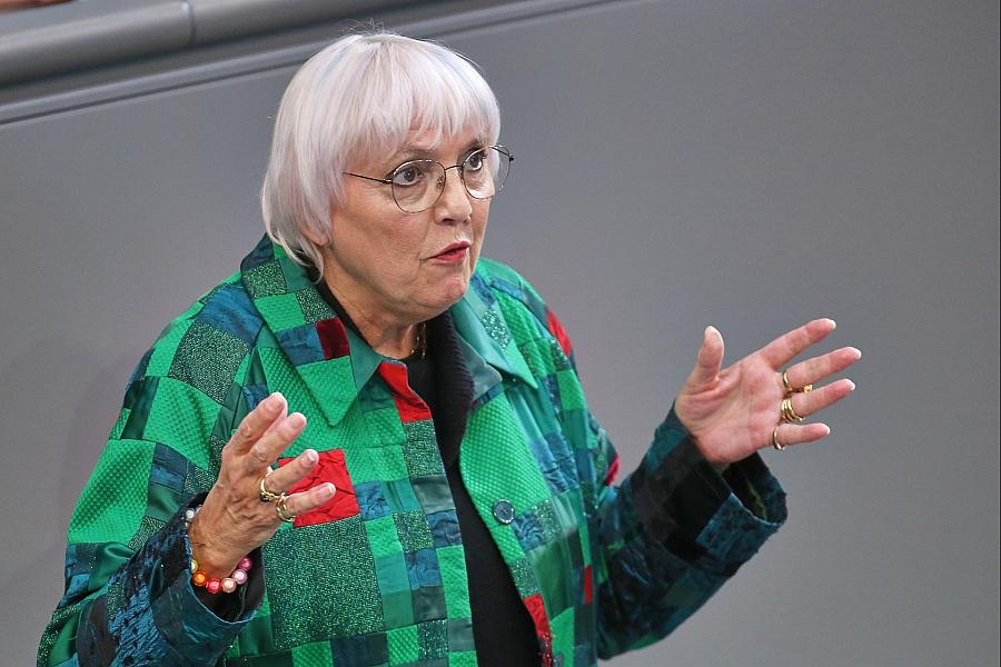 Vorbild Union Berlin: Claudia Roth fordert mehr Trainerinnen in der Bundesliga