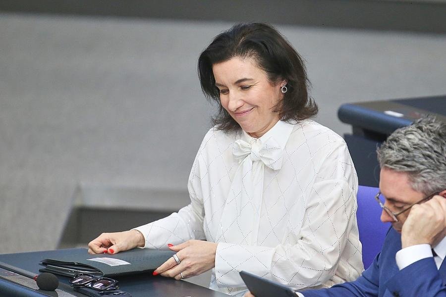 Bär feiert Artemis II als Riesenerfolg und betont Deutschlands Rolle als Raumfahrtnation