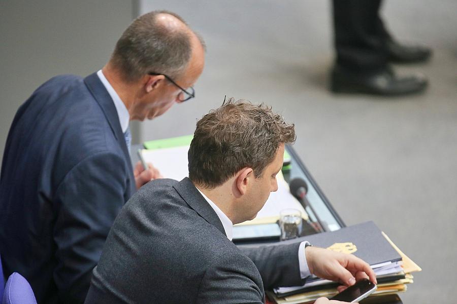 Umfrage: 73 Prozent unzufrieden mit schwarz-roter Koalition, Merz verliert massiv an Zustimmung