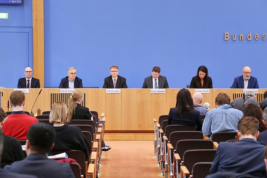 Wirtschaftsforscher warnen Merz: Massive Syrer-Rückkehr würde Wachstum bremsen