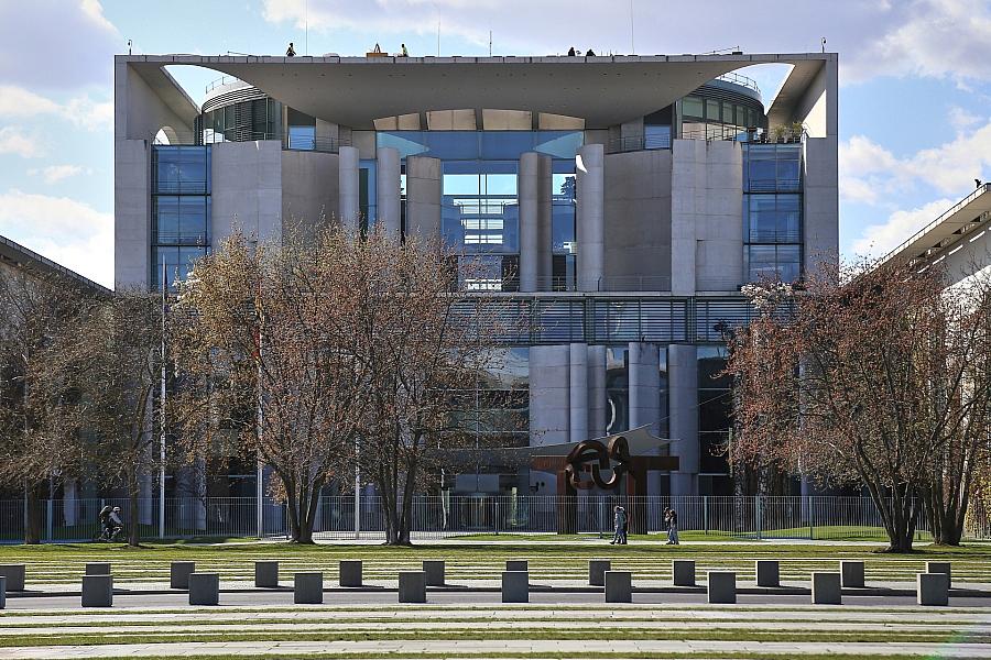 Sozialleistungen im Visier: Kanzleramt prüft Einsparungen bei Behinderten- und Jugendhilfe