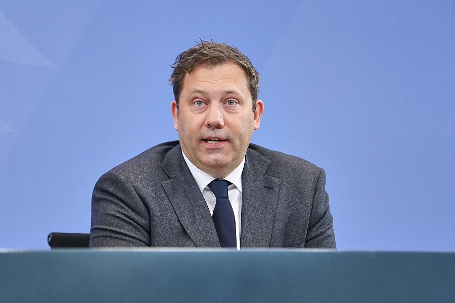 Klingbeil kündigt schärfere Kartellverfolgung gegen Mineralölkonzerne an