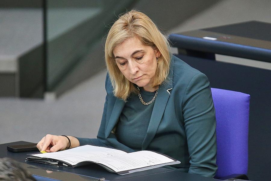 Pflegereform: Höhere Eigenanteile und strengere Einstufung für Heimbewohner geplant