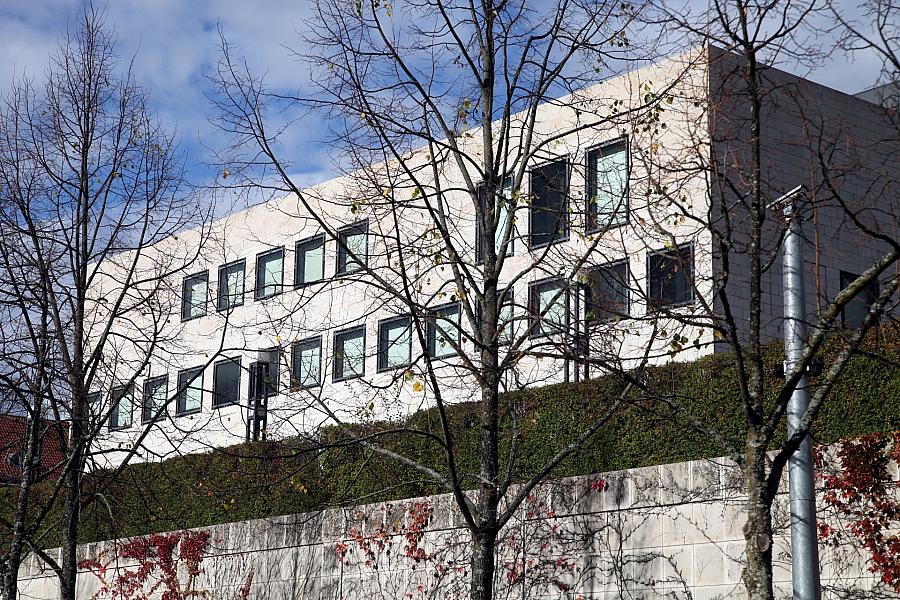 Staatsanwaltschaft klagt Mann wegen mutmaßlicher Terrorfinanzierung und mutmaßlicher Aufrufe zu Anschlägen an