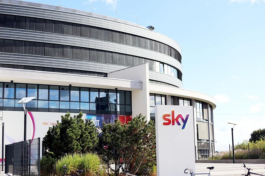 RTL-Chef strebt nach Sky-Deal 15 Millionen Abonnenten an und kündigt Personalabbau an