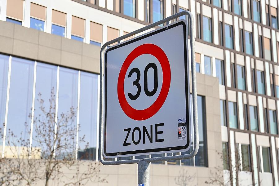 Tempo-30-Schild (Archiv)