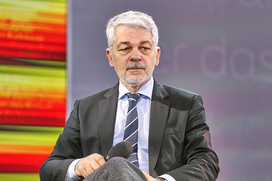 Experte fordert Bundesregierung zu Verurteilung von Angriffen der USA auf zivile Ziele im Iran auf