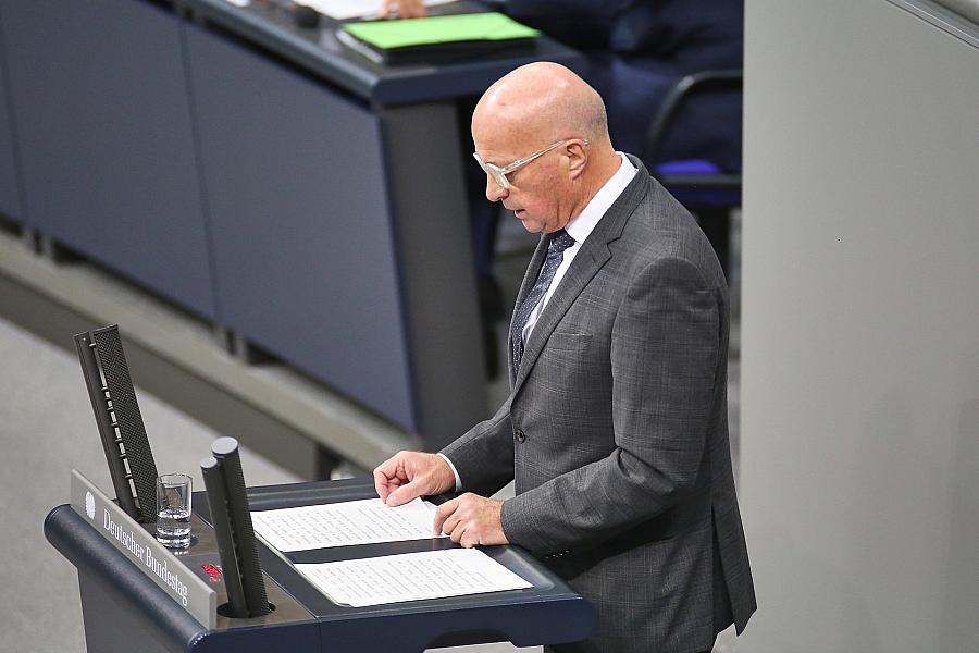 AfD-Abgeordneter Rüdiger Lucassen tritt als verteidigungspolitischer Sprecher zurück