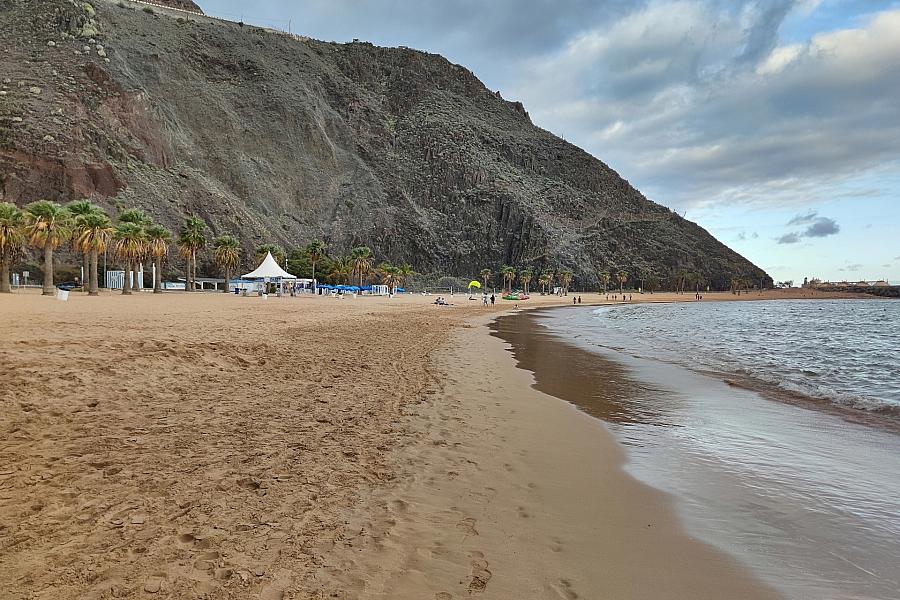 Kreuzfahrtschiff nach Hantavirus-Ausbruch vor Teneriffa eingetroffen